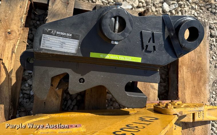 image for item ER0069 Mini excavator attachments