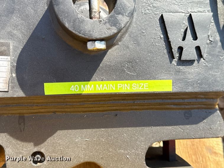 image for item ER0069 Mini excavator attachments