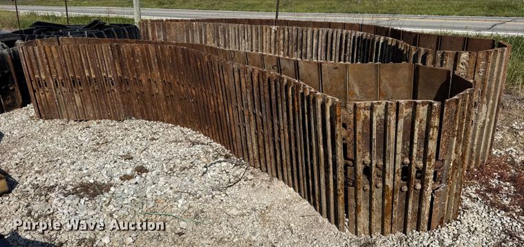 image for item ER0070 John Deere 210G tracks