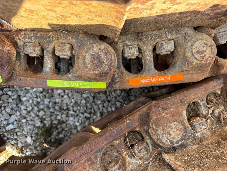 image for item ER0070 John Deere 210G tracks