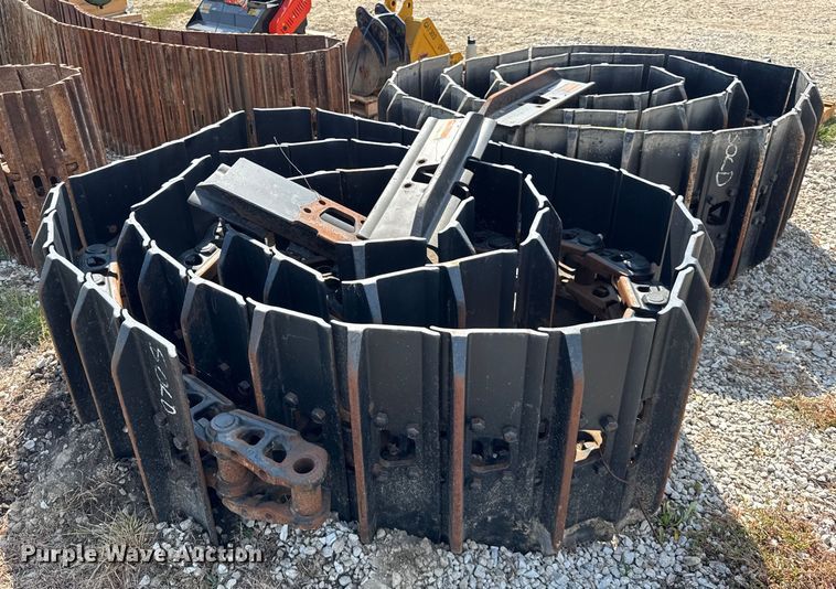 image for item ER0071 John Deere 350D 350G Excavator tracks