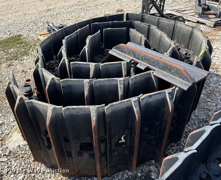 image for item ER0071 John Deere 350D 350G Excavator tracks