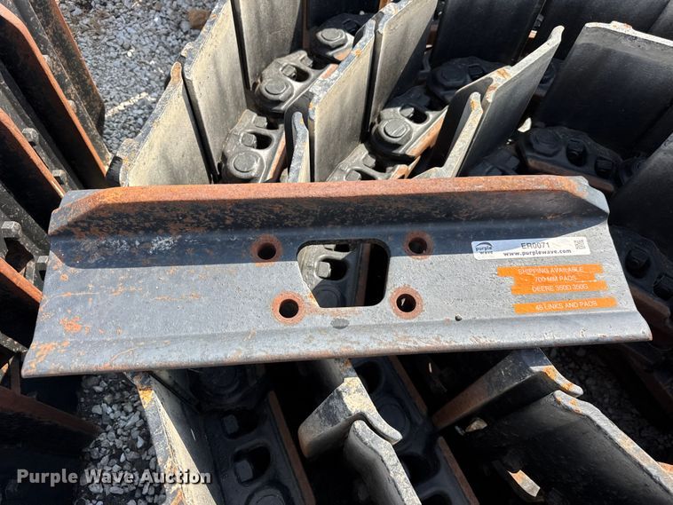 image for item ER0071 John Deere 350D 350G Excavator tracks