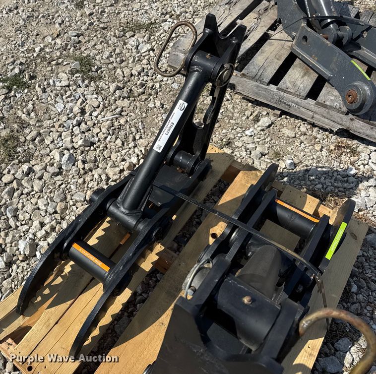 image for item ER0073 (2) 2023 Landhero mini excavator thumbs