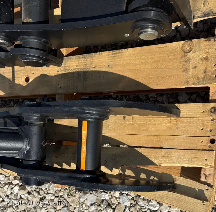 image for item ER0073 (2) 2023 Landhero mini excavator thumbs