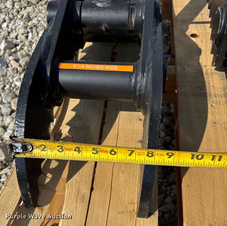 image for item ER0073 (2) 2023 Landhero mini excavator thumbs