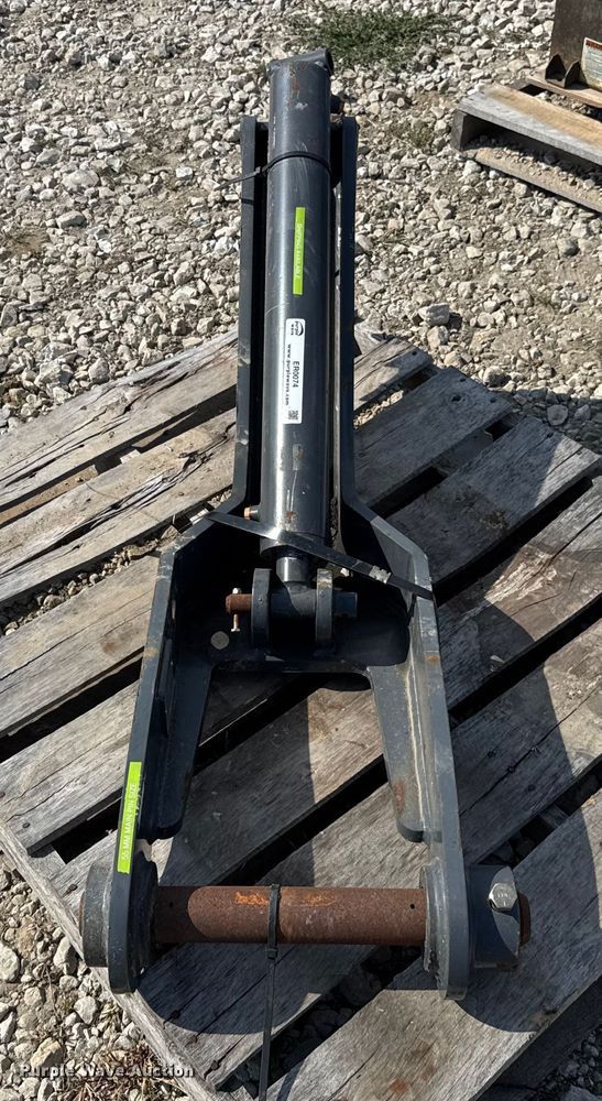 image for item ER0074 Paladin John Deere 410 J backhoe thumb