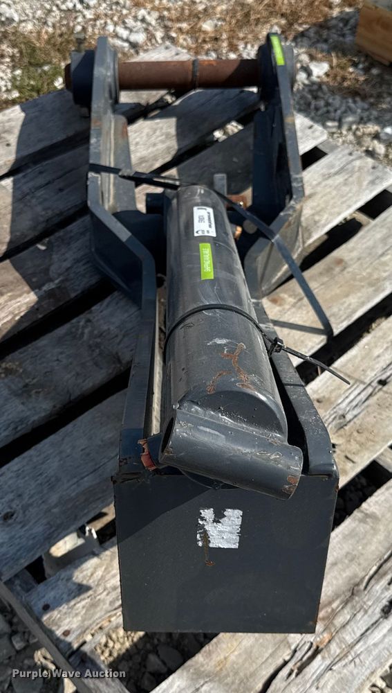 image for item ER0074 Paladin John Deere 410 J backhoe thumb