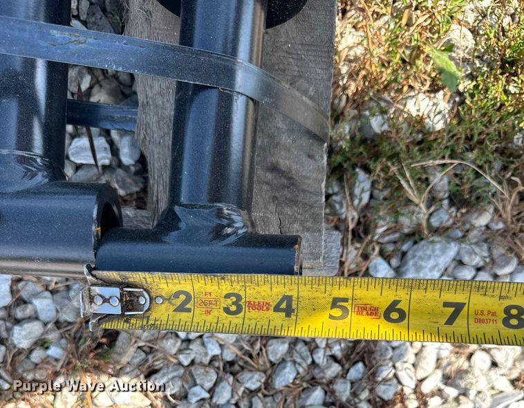 image for item ER0076 (10) excavator thumb hydraulic cylinders