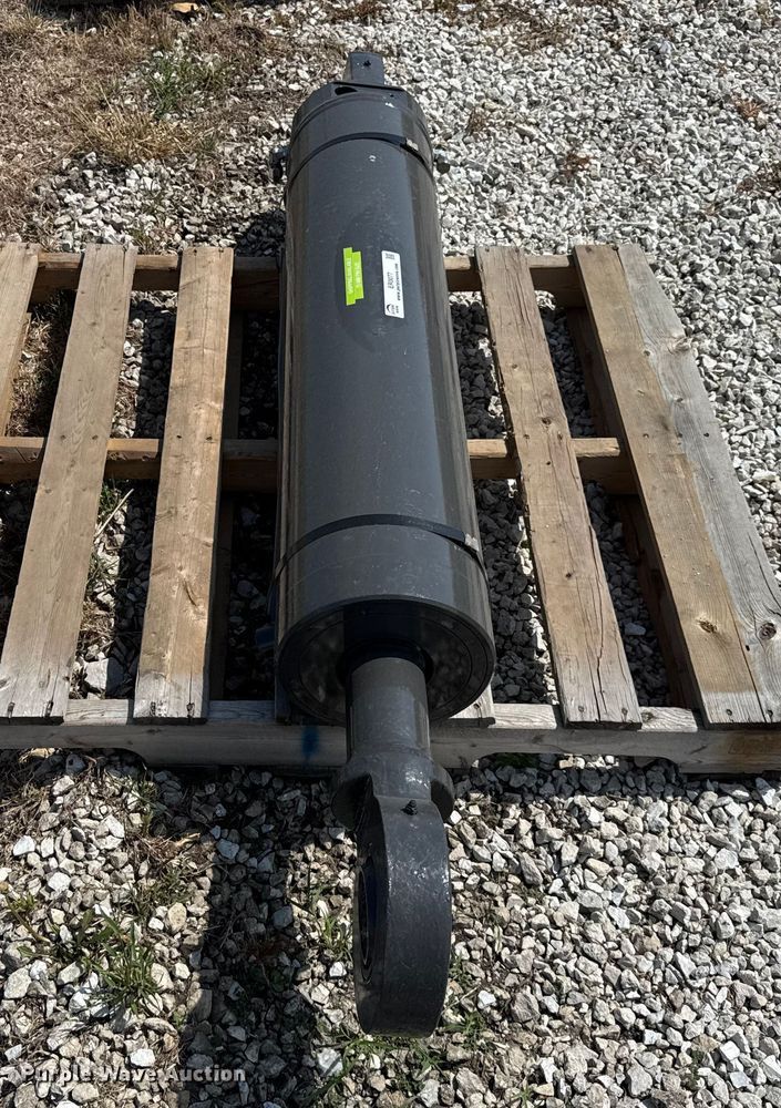 image for item ER0077 Hydraulic cylinder