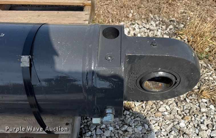 image for item ER0077 Hydraulic cylinder