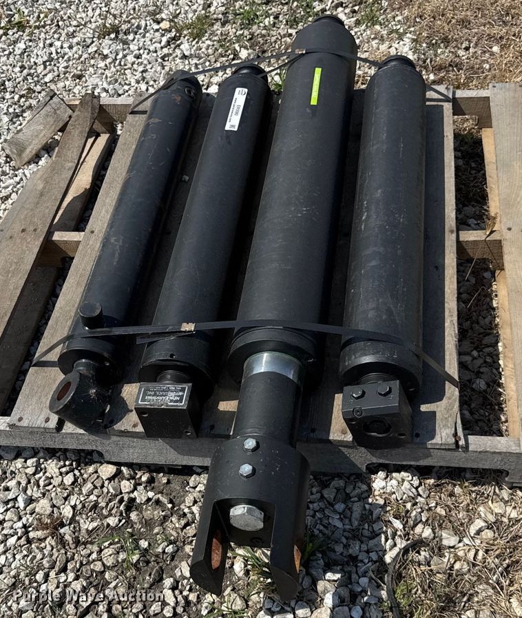 image for item ER0080 (4) hydraulic cylinders