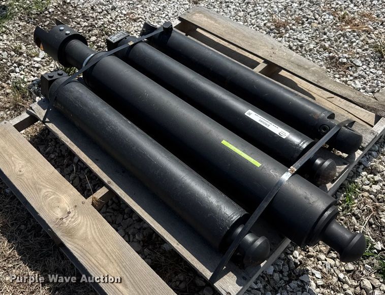 image for item ER0080 (4) hydraulic cylinders