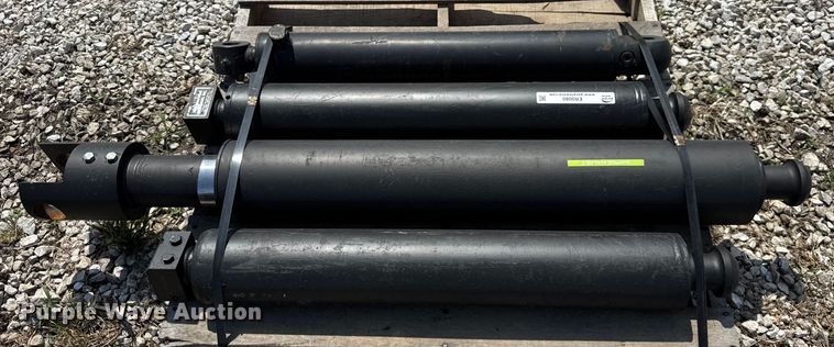 image for item ER0080 (4) hydraulic cylinders
