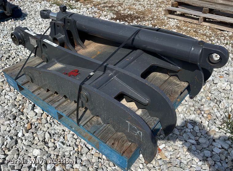 image for item ER0083 CP Hitachi EX150 Thumb excavator thumb