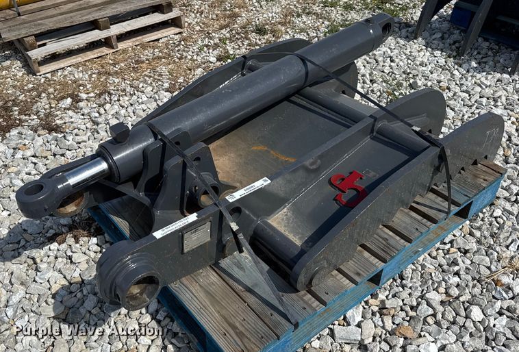 image for item ER0083 CP Hitachi EX150 Thumb excavator thumb