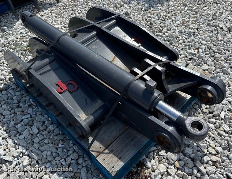 image for item ER0083 CP Hitachi EX150 Thumb excavator thumb