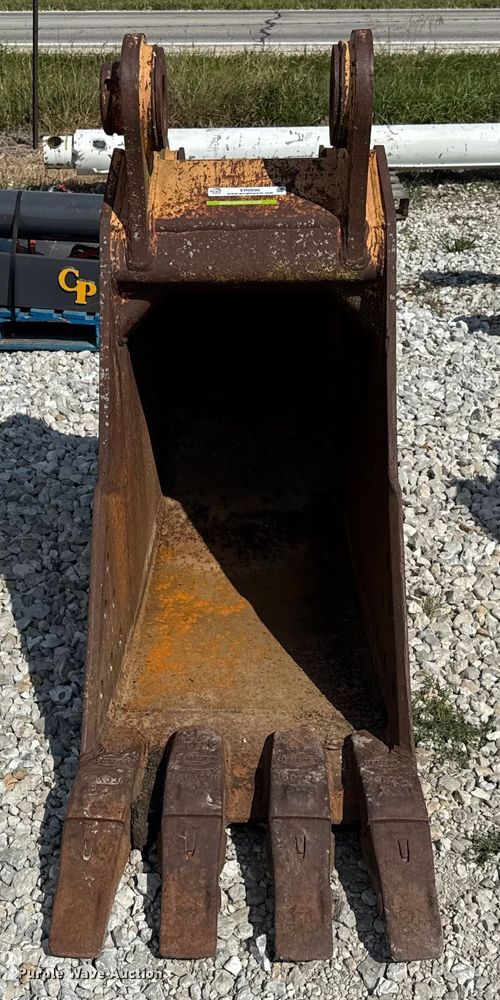 image for item ER0090 CF excavator bucket