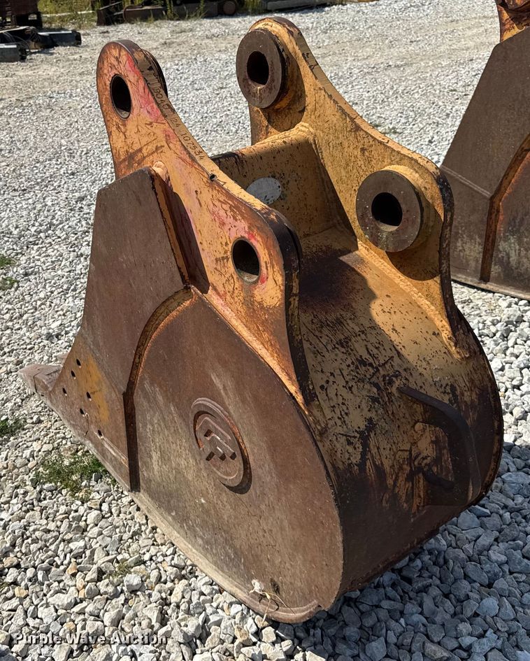 image for item ER0090 CF excavator bucket