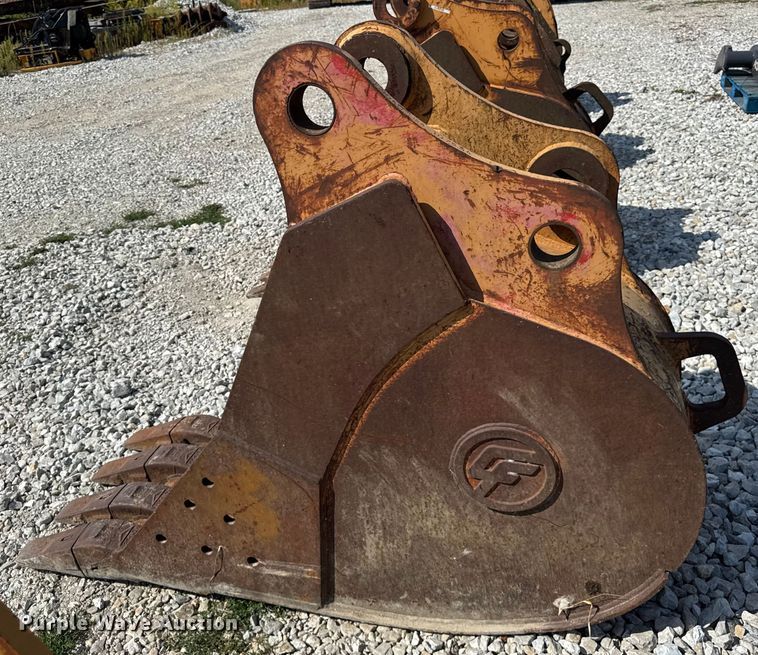 image for item ER0090 CF excavator bucket