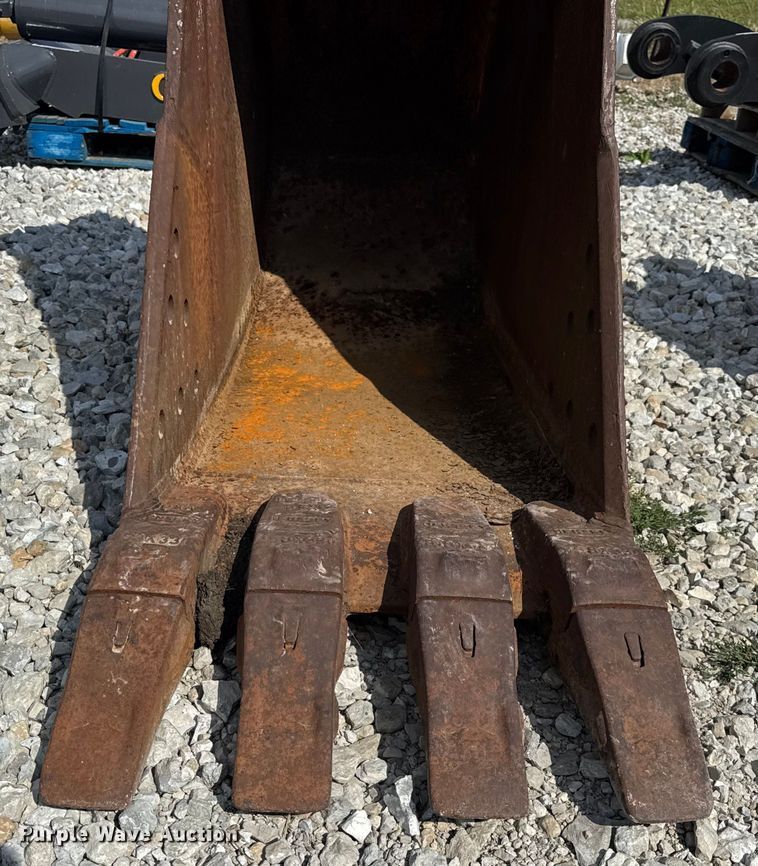 image for item ER0090 CF excavator bucket