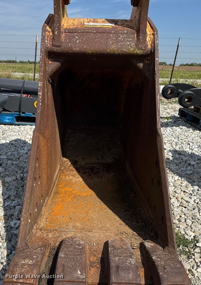 image for item ER0090 CF excavator bucket