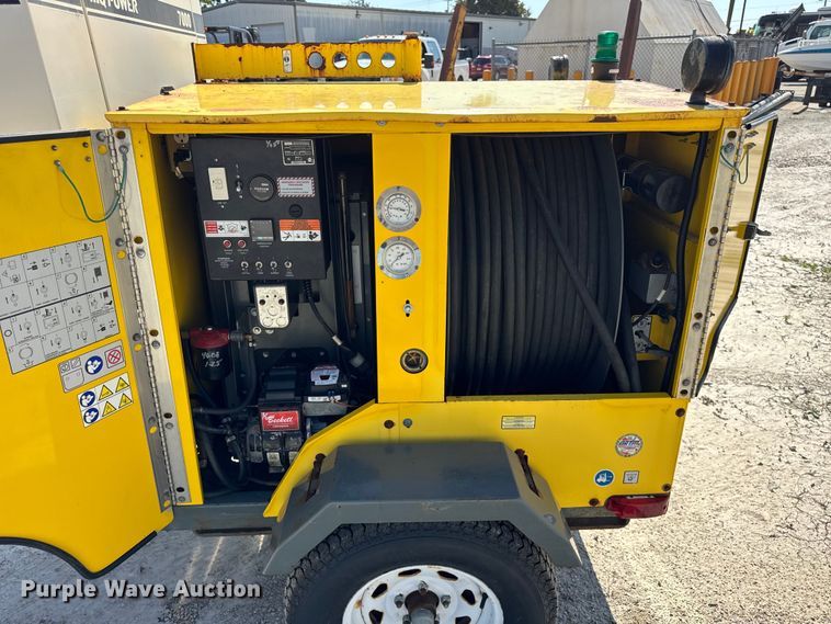 image for item ER0102 2014 Wacker Neuson Heater E1100  ground heater