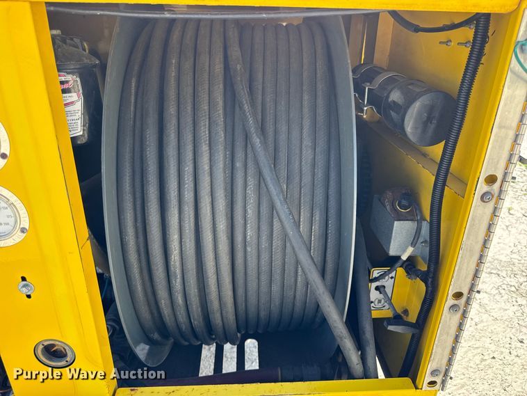 image for item ER0102 2014 Wacker Neuson Heater E1100  ground heater