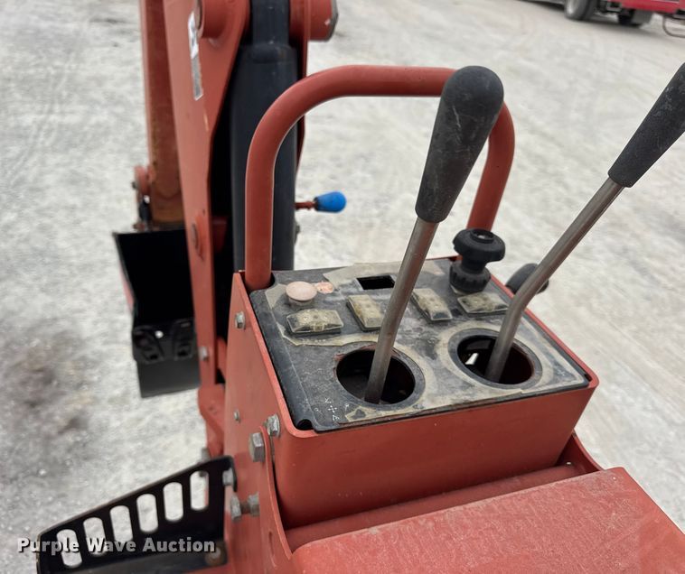 image for item ER0119 2010 Ditch Witch RT80 trencher