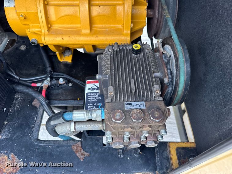 image for item ER0120 2012 Vermeer SDT 855 vacuum excavator