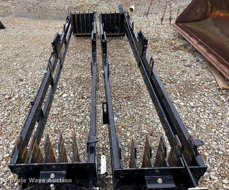 image for item ER0125 Vermeer 24x40 series II (2) Vermeer 24x40 series II rod racks