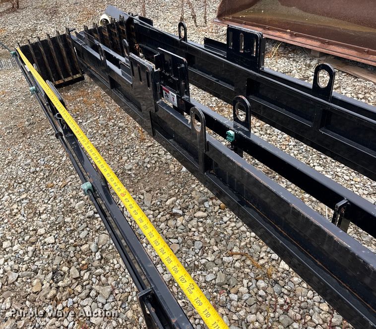 image for item ER0125 Vermeer 24x40 series II (2) Vermeer 24x40 series II rod racks