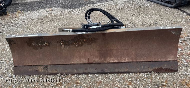 image for item ER0127 2011 Bobcat Dozer 96 skid steer dozer blade