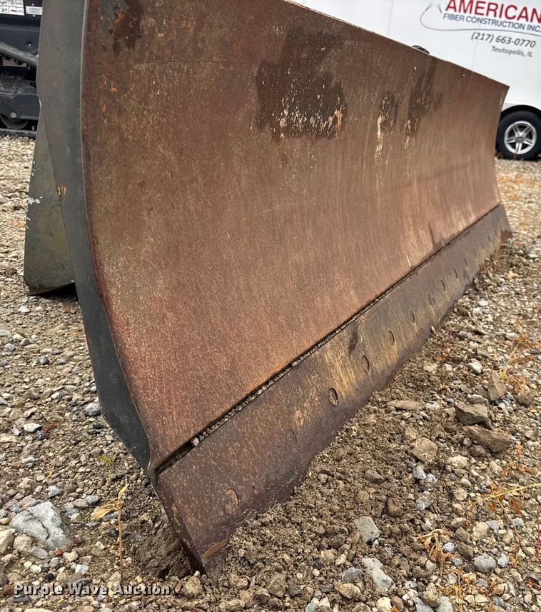 image for item ER0127 2011 Bobcat Dozer 96 skid steer dozer blade