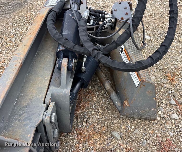 image for item ER0127 2011 Bobcat Dozer 96 skid steer dozer blade