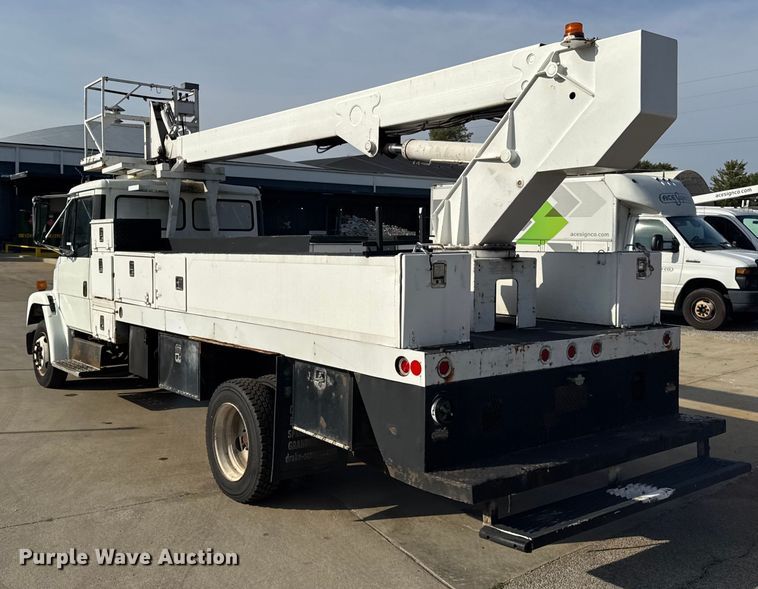 image for item ER0128 2001 Freightliner FL50 bucket truck
