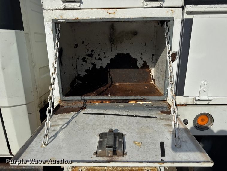 image for item ER0128 2001 Freightliner FL50 bucket truck