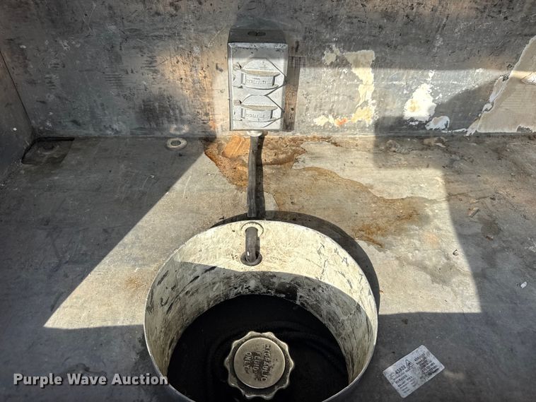 image for item ER0128 2001 Freightliner FL50 bucket truck