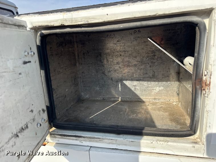 image for item ER0128 2001 Freightliner FL50 bucket truck