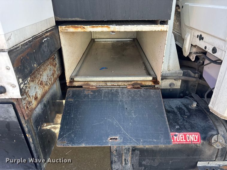 image for item ER0128 2001 Freightliner FL50 bucket truck