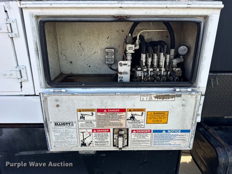 image for item ER0128 2001 Freightliner FL50 bucket truck