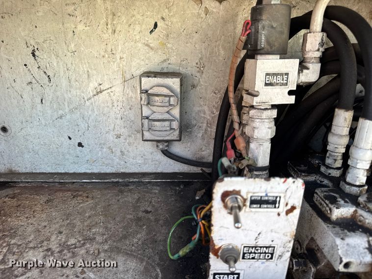 image for item ER0128 2001 Freightliner FL50 bucket truck