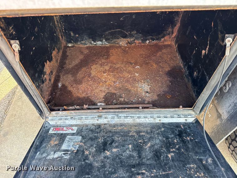 image for item ER0128 2001 Freightliner FL50 bucket truck