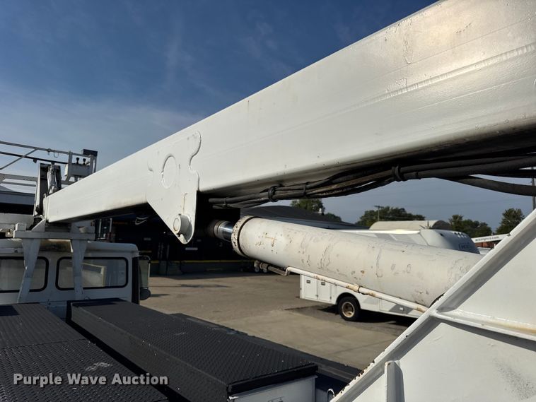 image for item ER0128 2001 Freightliner FL50 bucket truck