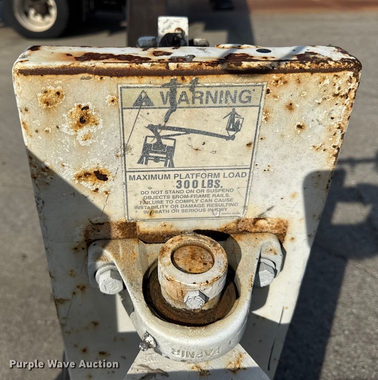 image for item ER0128 2001 Freightliner FL50 bucket truck