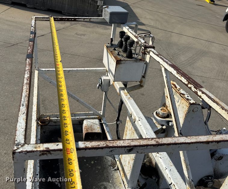 image for item ER0128 2001 Freightliner FL50 bucket truck