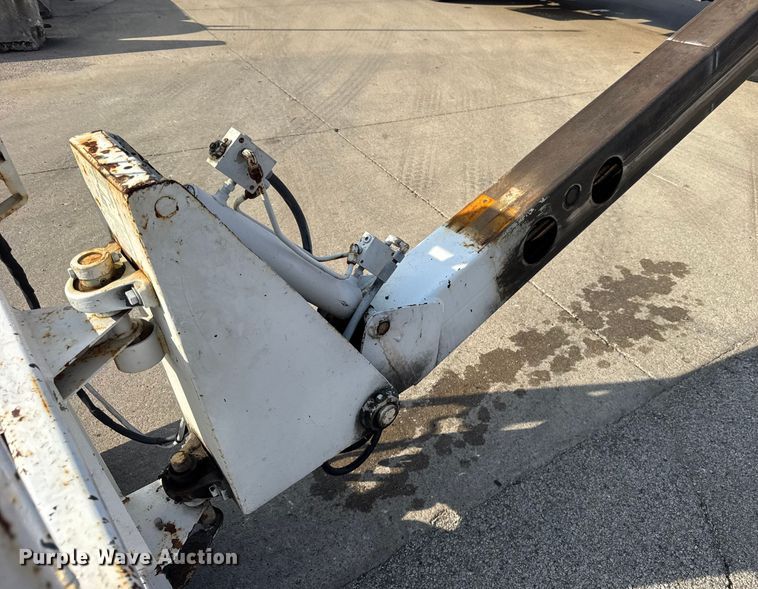 image for item ER0128 2001 Freightliner FL50 bucket truck