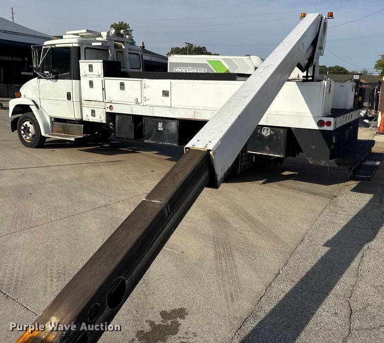 image for item ER0128 2001 Freightliner FL50 bucket truck