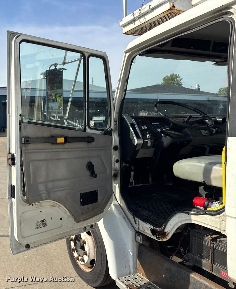 image for item ER0128 2001 Freightliner FL50 bucket truck