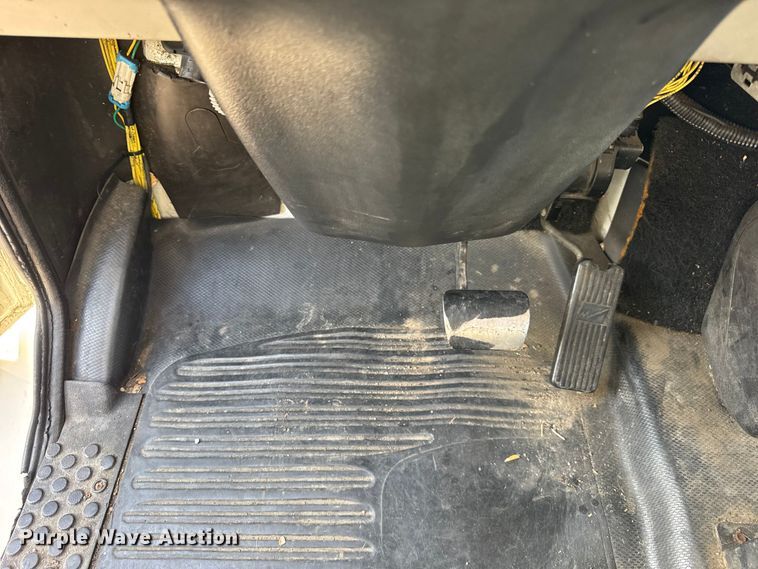 image for item ER0128 2001 Freightliner FL50 bucket truck